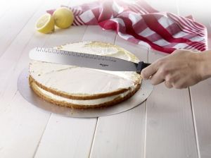 Stěrka / nůž na dort rovný, nerezový, 38,5 x 3,5 x 3,2 cm Westmark