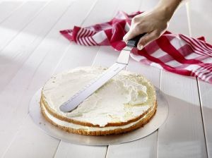 Stěrka / nůž na dort zahnutý, nerezový, 38,5 x 3,5 x 3,2 cm Westmark